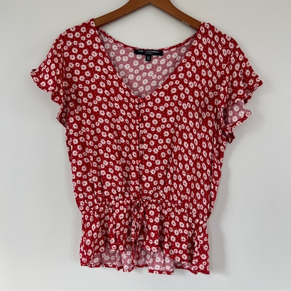 Red short sleeve top - Picture 1 of 4